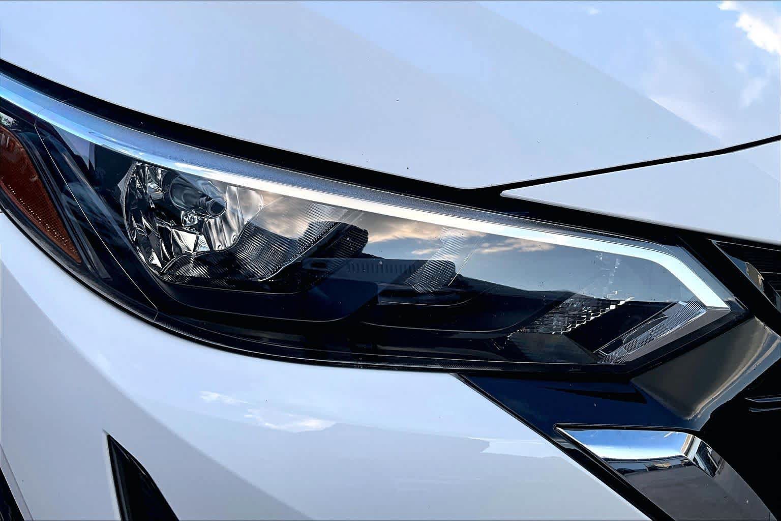 Used 2025 Nissan Sentra SV FWD image 26