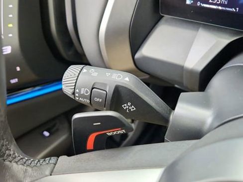 Used 2025 BMW X3 xDrive30i w/ Premium Package image 42