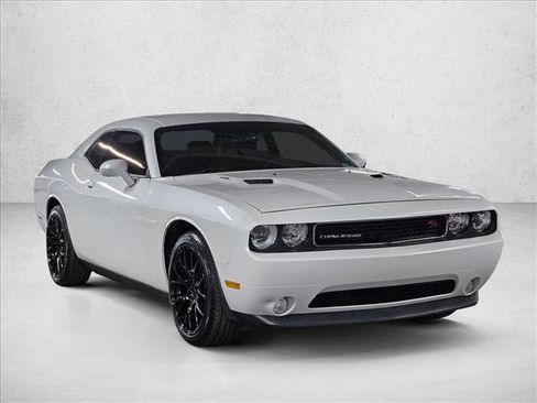 Used 2014 Dodge Challenger R/T Plus RWD image 3