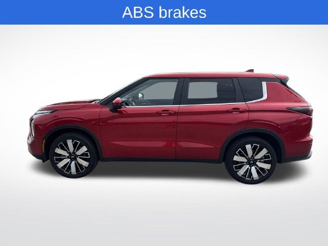 Used 2025 Mitsubishi Outlander AWD image 8