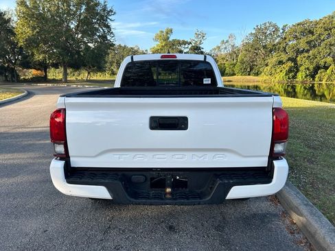 Used 2020 Toyota Tacoma SR image 4