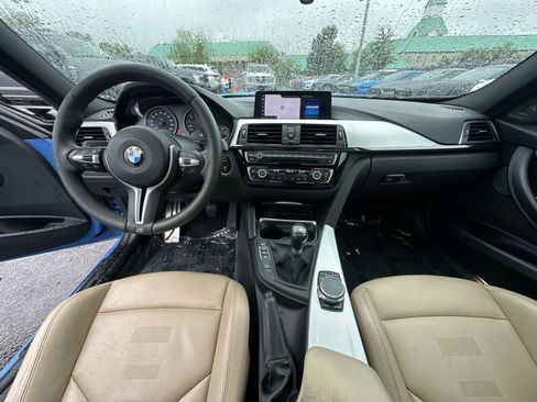Used 2018 BMW M3 RWD image 31