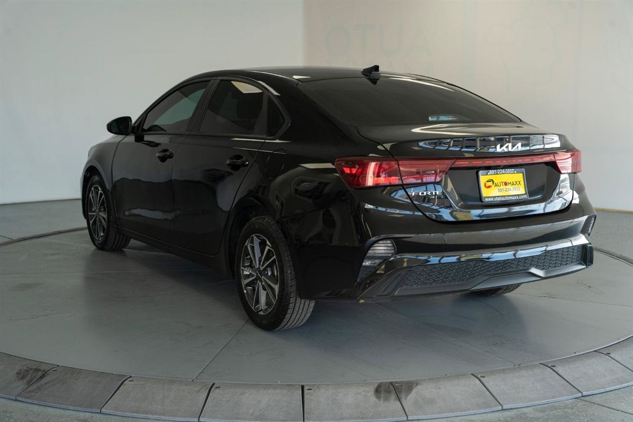 Used 2023 Kia Forte LXS FWD image 5
