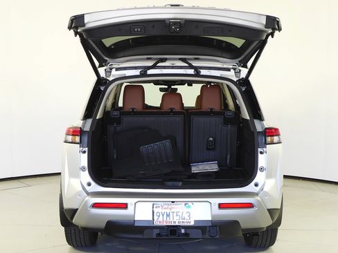 Used 2025 Nissan Pathfinder Platinum w/ Cargo Package FWD image 10