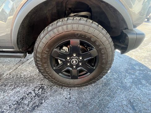 Used 2022 Ford Bronco Black Diamond image 13