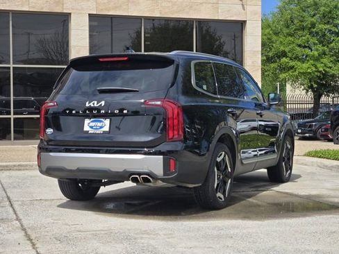 Certified 2025 Kia Telluride S image 8