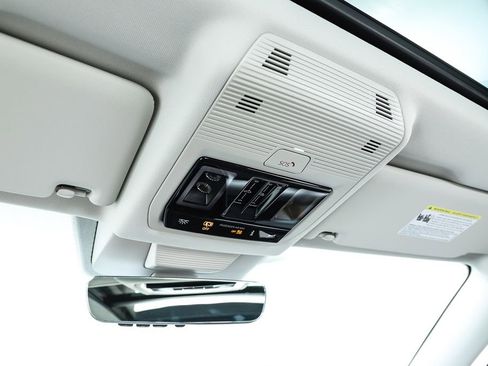 New 2026 Volkswagen Tiguan SE image 64