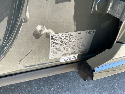 Used 2023 Audi SQ5 Premium Plus w/ Premium Plus Package AWD/4WD image 27