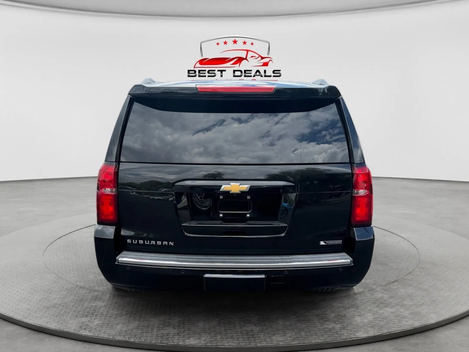 Used 2018 Chevrolet Suburban Premier RWD image 7