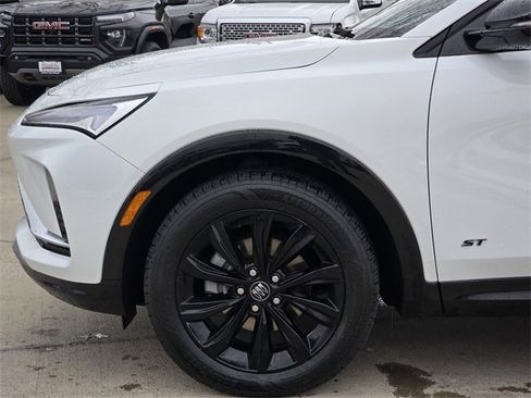 Used 2025 Buick Envista Sport Touring w/ Convenience II Package image 5