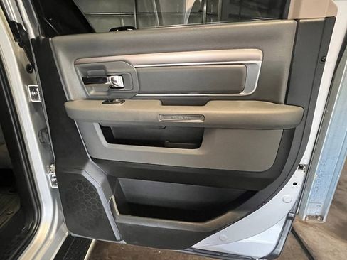Used 2018 RAM 1500 Big Horn AWD/4WD image 30
