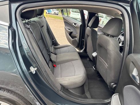 Used 2018 Chevrolet Cruze LT w/ Convenience Package FWD image 21