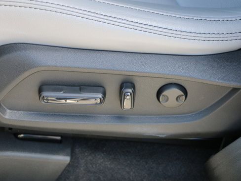 Used 2025 Honda Pilot EX-L image 28