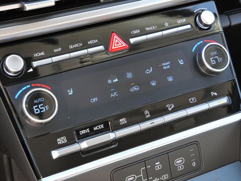 Certified 2025 Hyundai Santa Fe SEL image 24