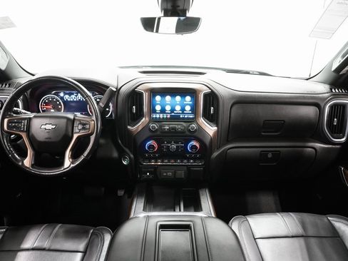 Used 2022 Chevrolet Silverado 1500 High Country w/ Technology Package image 16