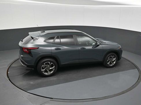 New 2026 Chevrolet Trax LT w/ Driver Confidence Package FWD image 17