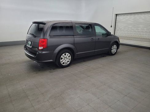 Used 2018 Dodge Grand Caravan SE FWD image 10