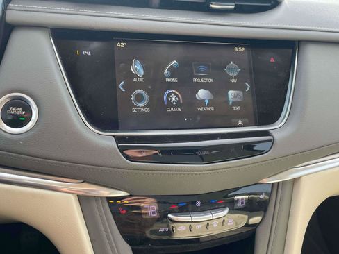 Used 2017 Cadillac XT5 Luxury w/ Driver Awareness Package image 9