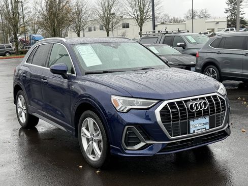 Used 2021 Audi Q3 2.0T Premium Plus w/ Premium Plus Package image 2