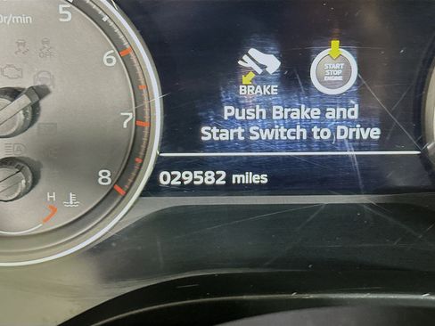 Used 2025 Mitsubishi Outlander SE AWD/4WD image 19