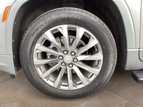 Used 2023 Chevrolet Traverse Premier image 32