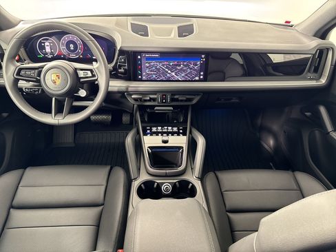 Used 2026 Porsche Cayenne image 17