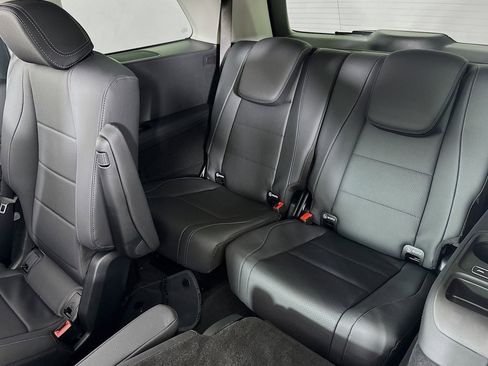 New 2026 Mercedes-Benz GLS 450 4MATIC image 8