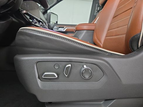 Used 2024 GMC Sierra 3500 Denali Ultimate image 33