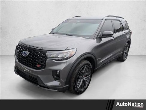 Used 2025 Ford Explorer ST image 1