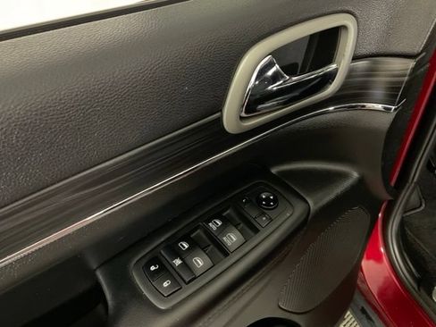 Used 2019 Jeep Grand Cherokee Limited AWD/4WD image 27