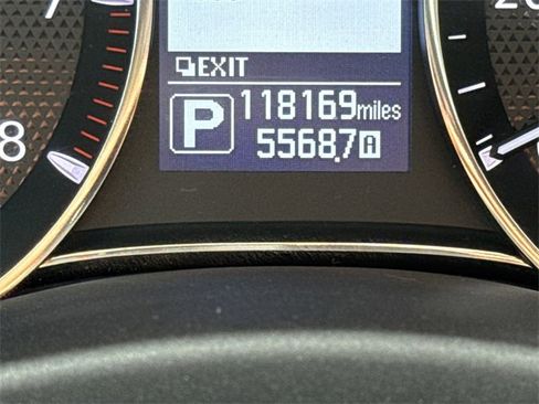 Used 2020 Nissan Armada Platinum w/ Captain's Chairs Package image 32