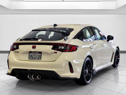 Certified 2024 Honda Civic Type R image 5
