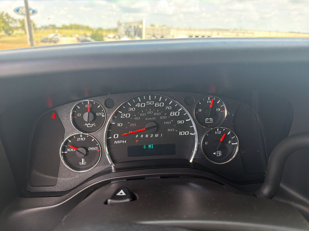 Used 2025 Chevrolet Express 2500 w/ Driver Convenience Package RWD image 12