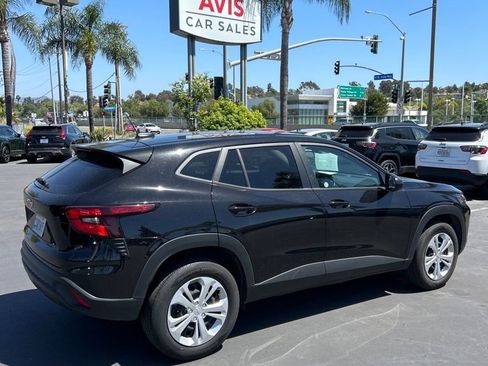 Used 2025 Chevrolet Trax LS image 3