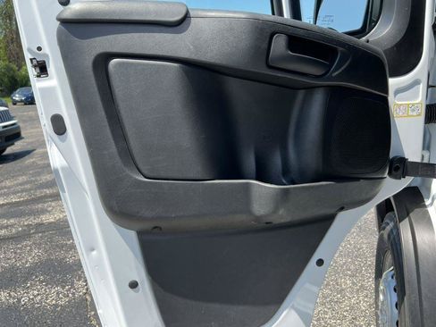 Used 2025 RAM ProMaster 2500 w/ Convenience Group FWD image 14