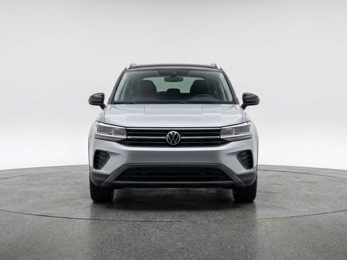 Used 2025 Volkswagen Taos S FWD image 2