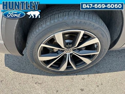 Used 2024 Volkswagen Atlas SEL Premium R-Line AWD/4WD image 8