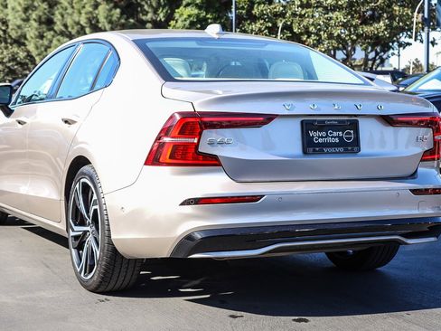 Used 2024 Volvo S60 B5 Plus image 11