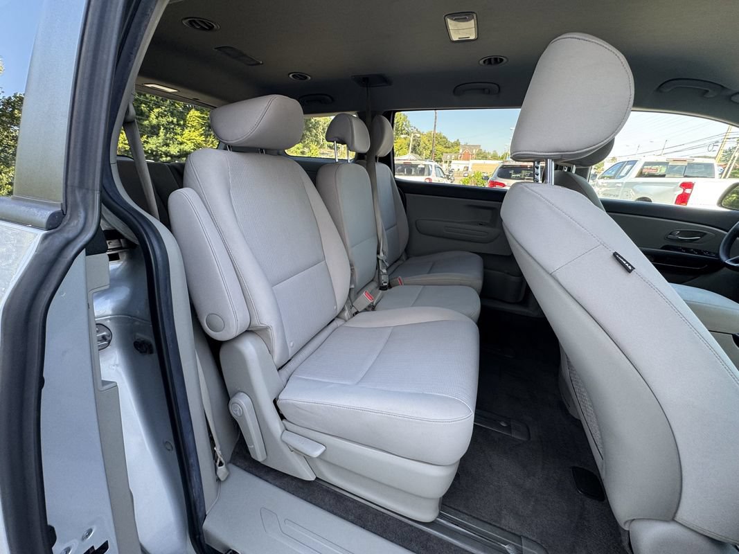 Used 2020 Kia Sedona LX FWD image 16
