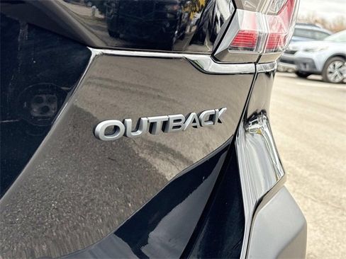 Used 2025 Subaru Outback Onyx Edition image 5