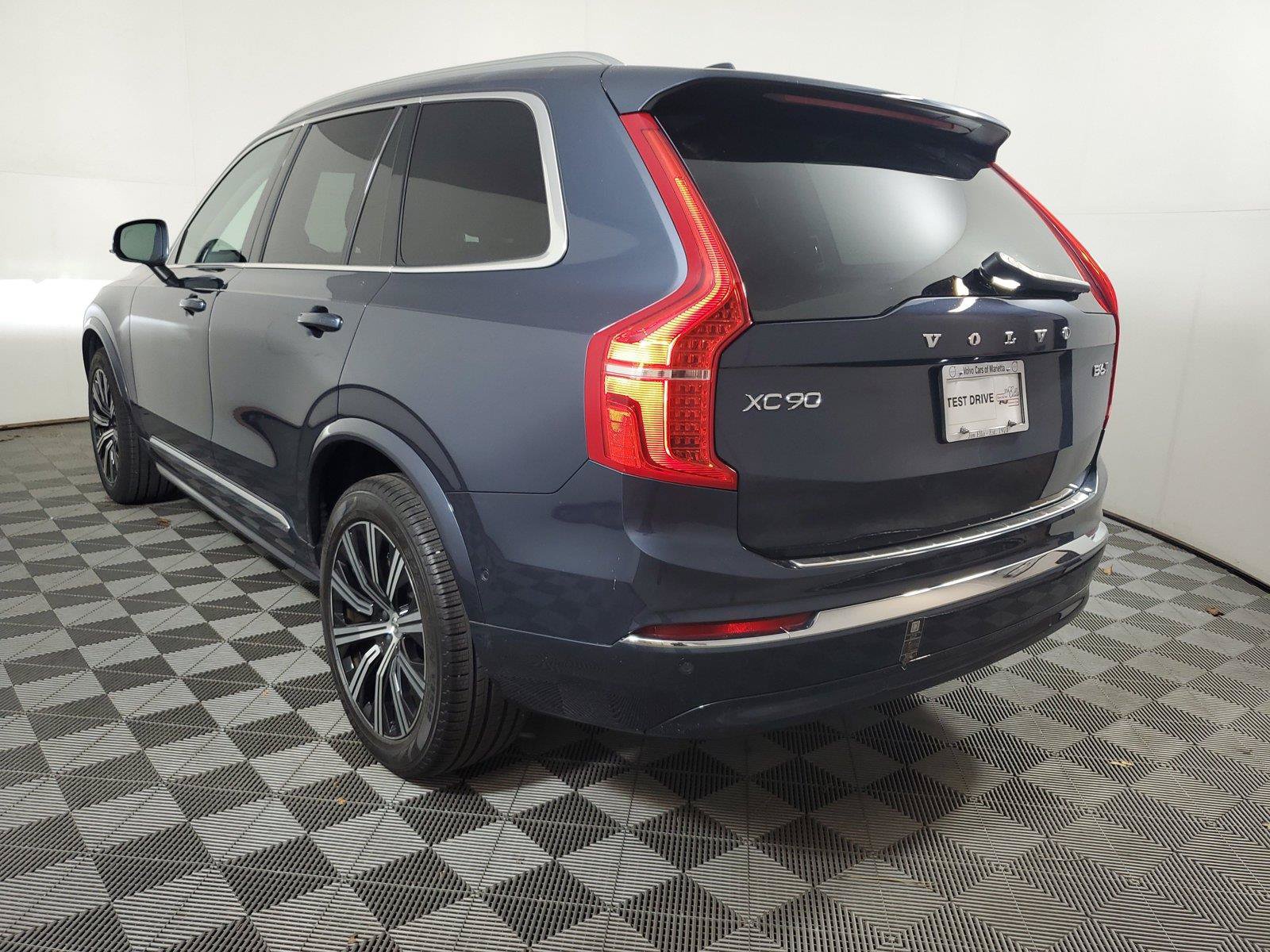 Certified 2023 Volvo XC90 B6 Plus w/ Protection Package Premier AWD/4WD image 4