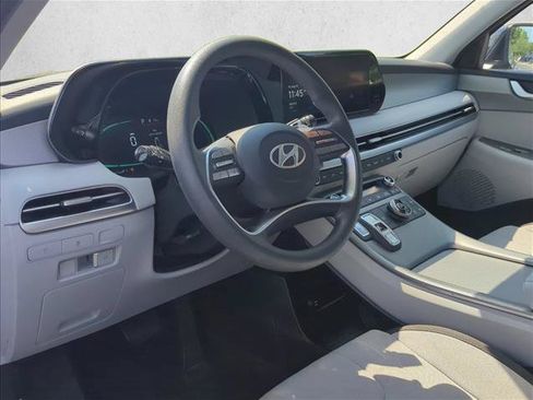 Used 2025 Hyundai Palisade SE FWD image 9