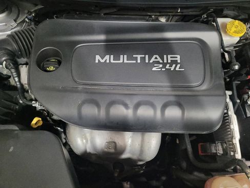 Used 2019 Jeep Cherokee Latitude Plus AWD/4WD image 30