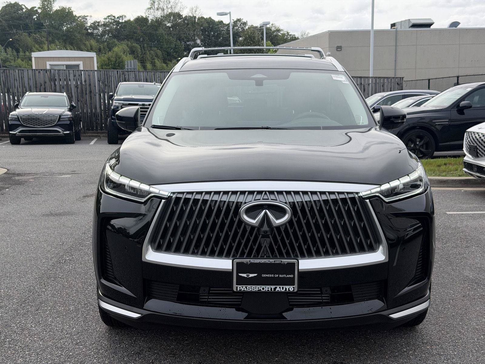 Used 2026 INFINITI QX60 Luxe w/ Family Package AWD/4WD image 2