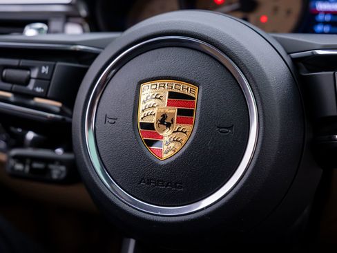 New 2026 Porsche Macan image 32