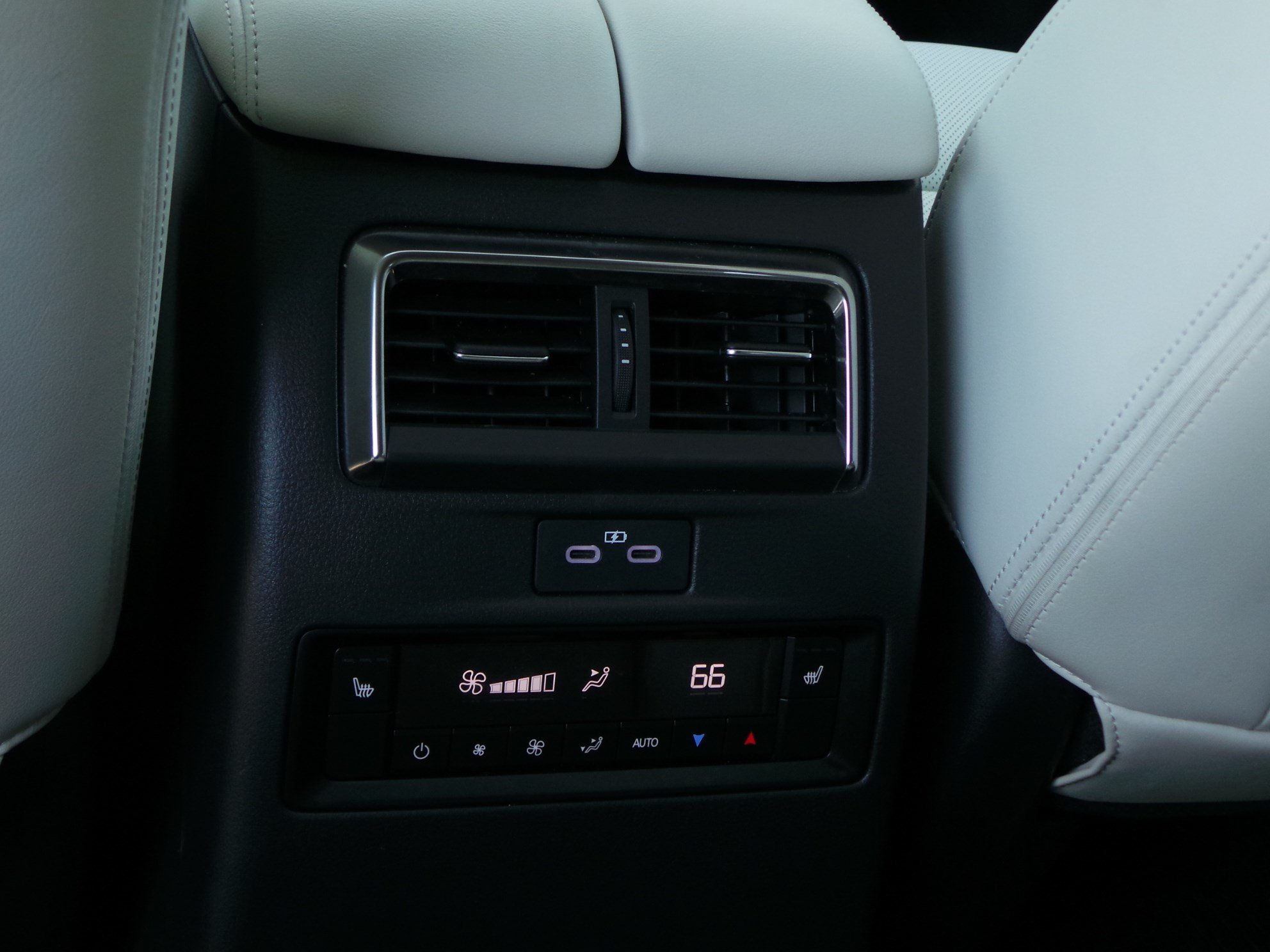 Certified 2026 MAZDA CX-90 Plug-In Hybrid w/ Premium Plus AWD/4WD image 39