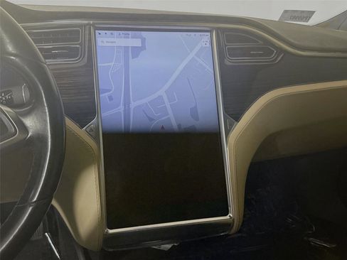 Used 2015 Tesla Model S 85D image 10