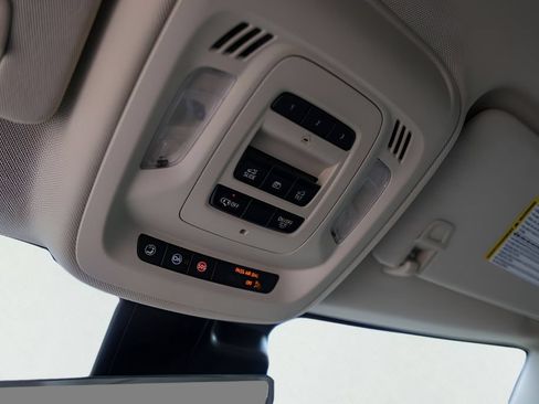 Used 2023 Buick Envision Avenir FWD image 23
