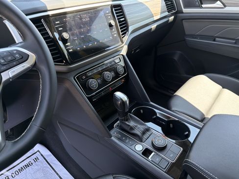Certified 2023 Volkswagen Atlas SEL AWD/4WD image 20