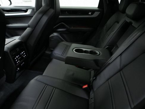 New 2026 Porsche Cayenne S image 30